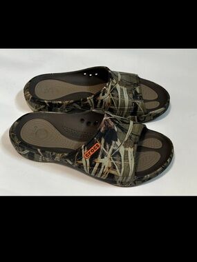 CAMO CROCS Slides Size 7 Men/9 Women